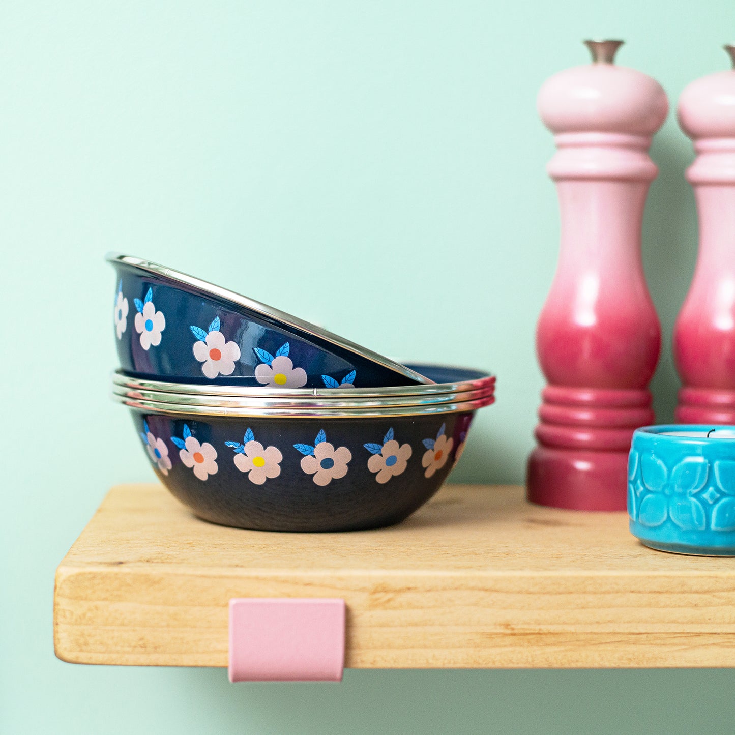 Enamel Bowl and Mug Set Retro Daisy Print - Enamelhappy
