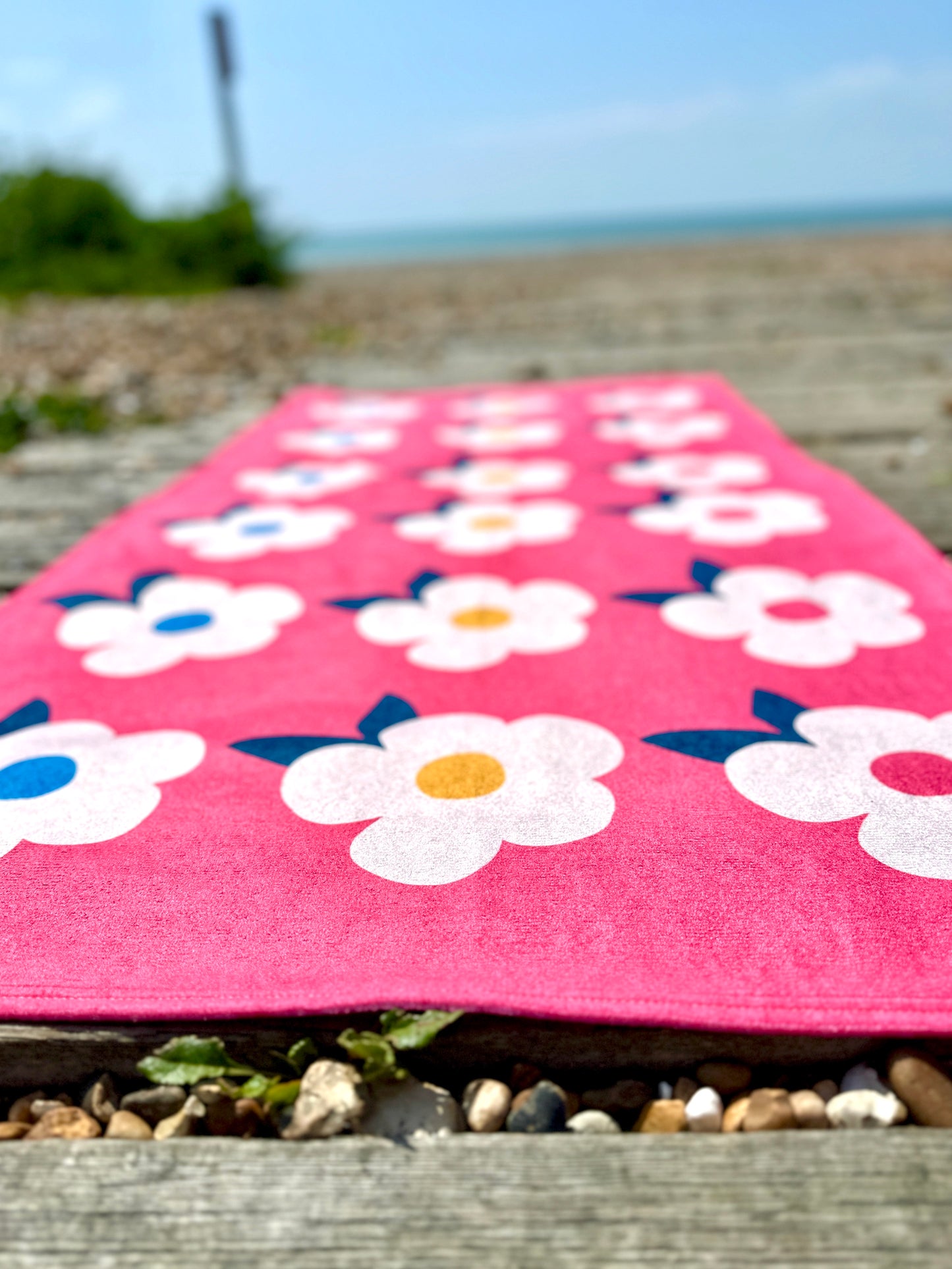 Beautiful Quick Dry Beach/Bath Towel Large - Retro Floral Rose Pink - Enamelhappy