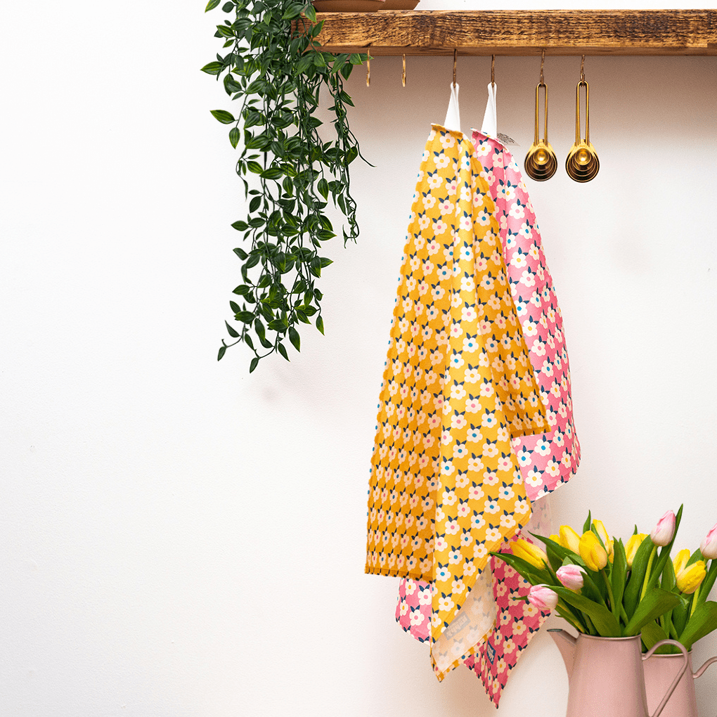 A Pair Colourful Tea Towels Pretty Retro Print - Enamelhappy - Various Colours - Enamelhappy