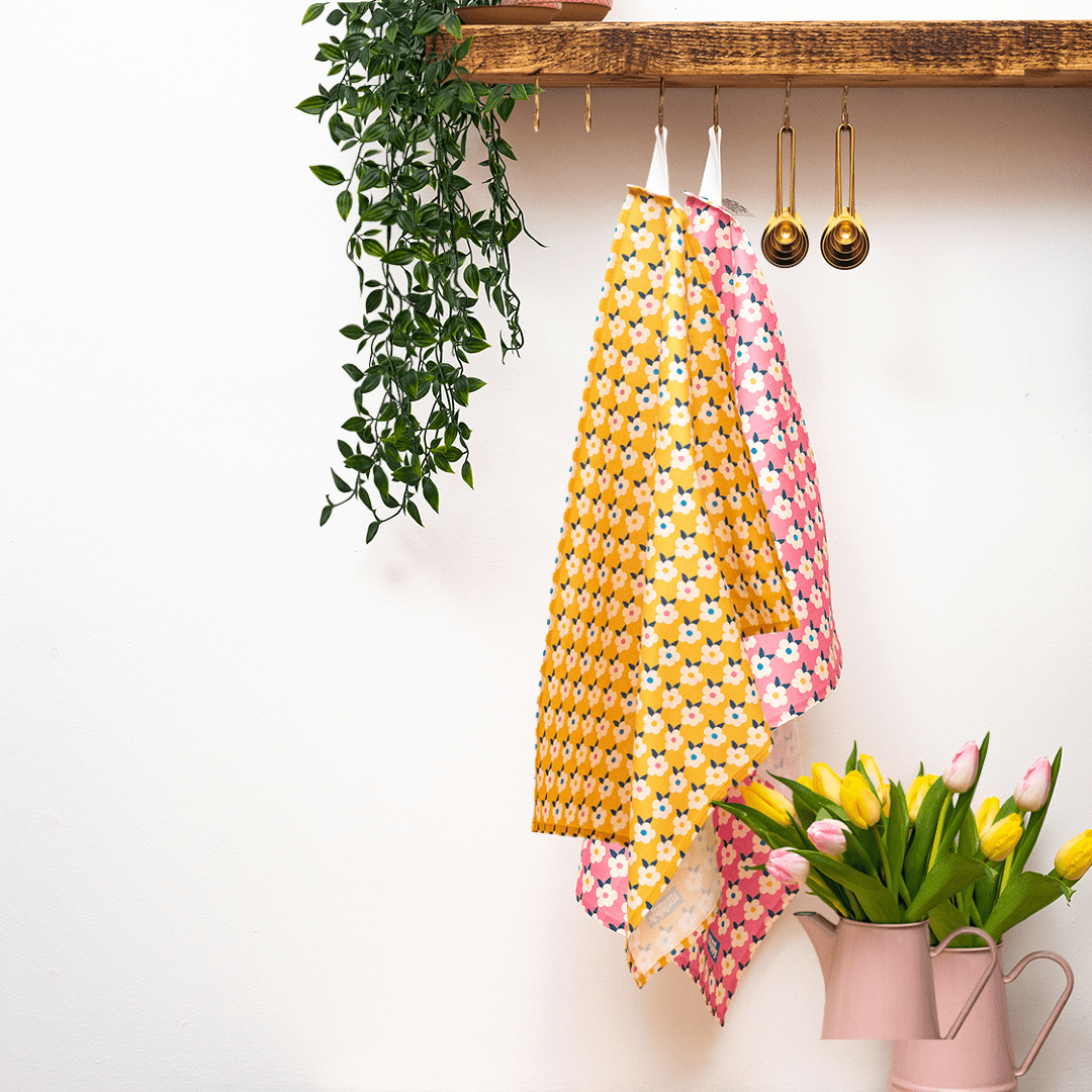 A Pair Colourful Tea Towels Pretty Retro Print - Enamelhappy - Various Colours - Enamelhappy