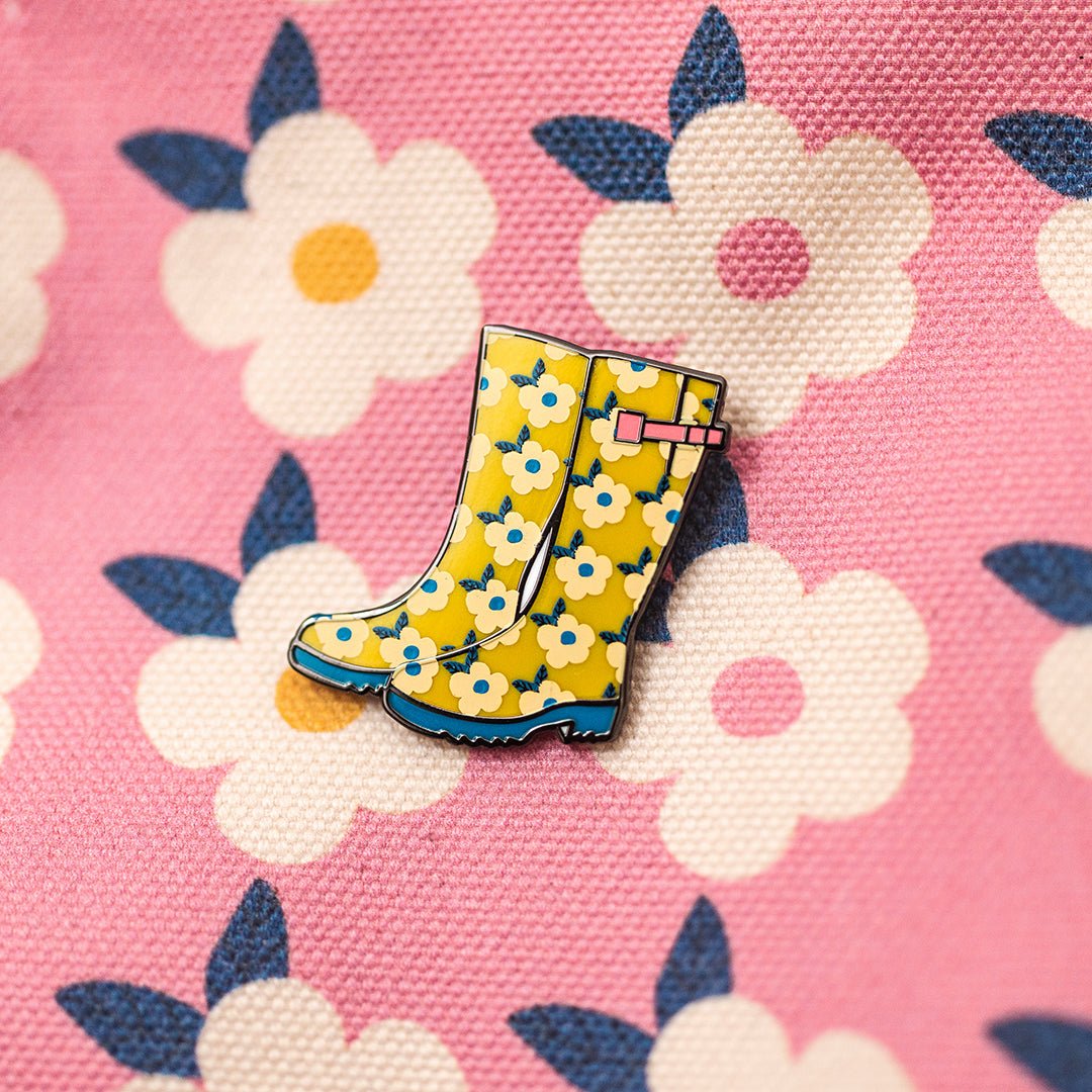 Campervan - Pink Enamel Lapel Pin Badge - Enamelhappy - Enamelhappy