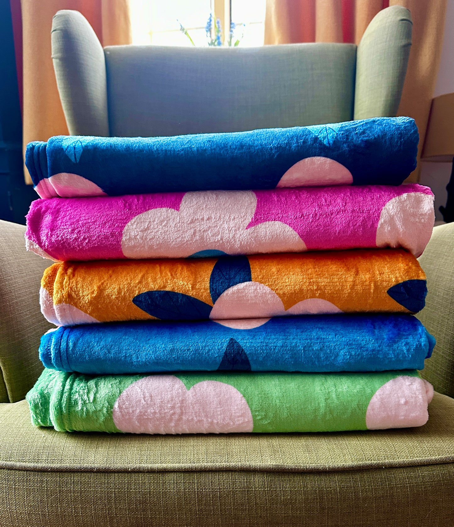 Retro Floral Meadow Green Large Ultra Plush Cuddle Soft Fleece Blanket/Throw