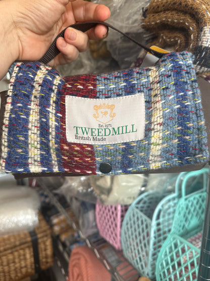 Mini-Picknickdecke im Tweed-Stil aus recycelter Wolle – Wanderbegleiter – Regenschutz – Wunderschöne Tweedmill