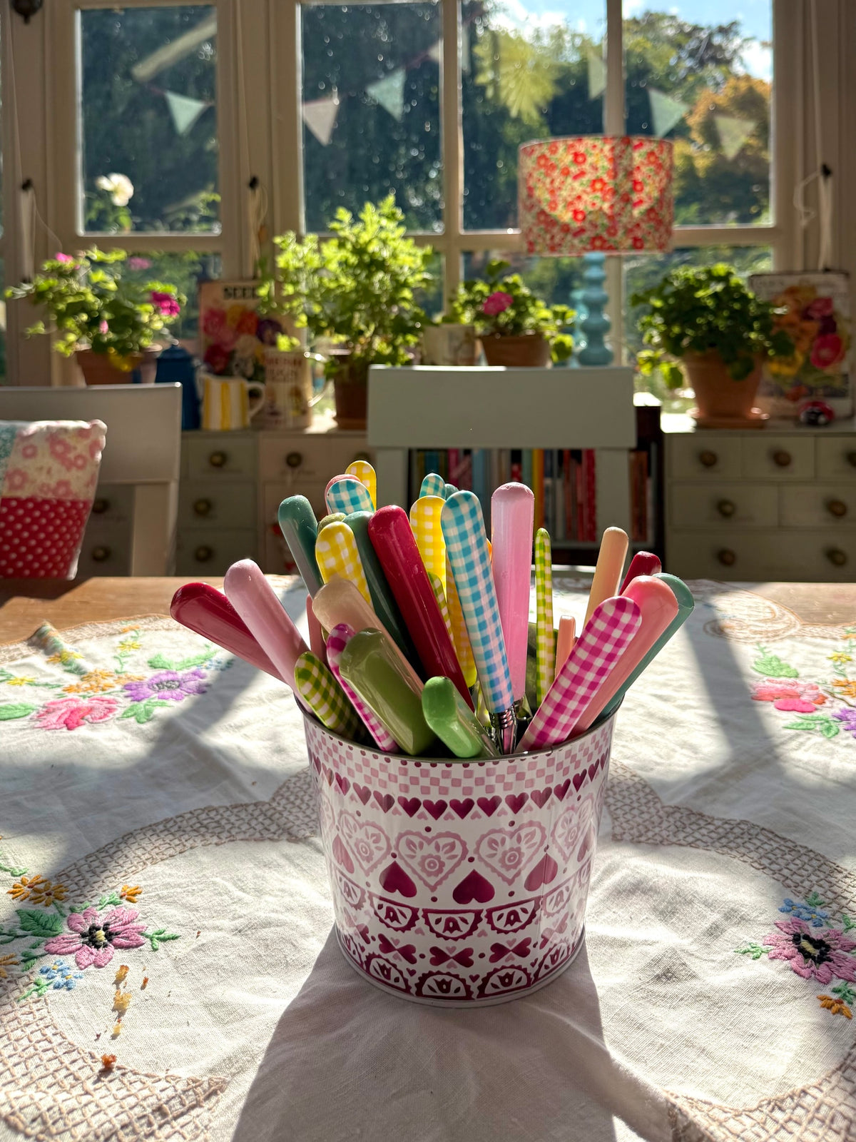 Ensemble de couverts individuels colorés à carreaux vichy - Emailhappy