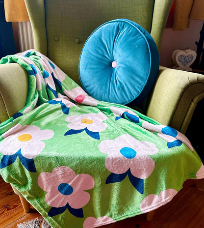 Retro Floral Meadow Green Large Ultra Plush Cuddle Soft Fleece Blanket/Throw